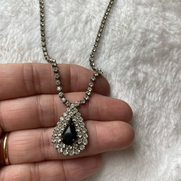 Vintage Prong Set Black & Clear Rhinestones Necklace - Picture 2 of 9